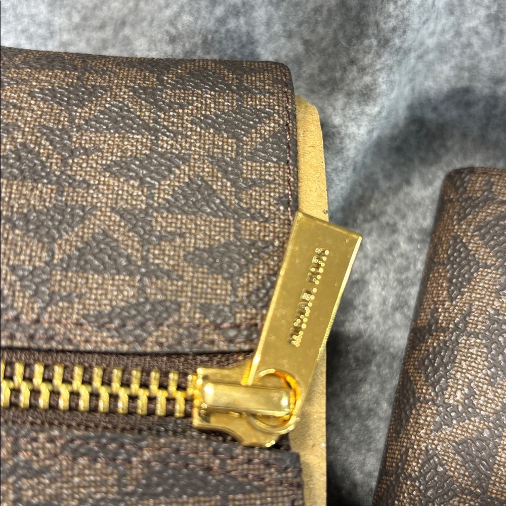 MICHAEL MICHAEL KORS
Rue stiletto Logo and Leather boot 9.5 - Picture 8 of 11